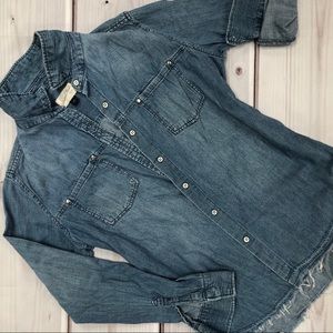 Universal Threads Frayed Hem Chambray Button Up